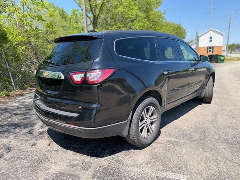 Used 2017 Chevrolet Traverse LT AWD/4WD image 4