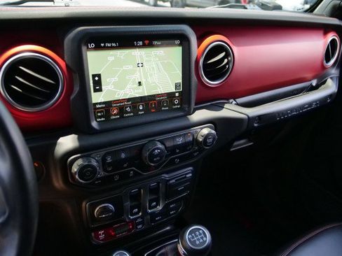 Used 2021 Jeep Wrangler Rubicon AWD/4WD image 21