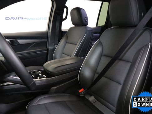 Used 2025 Buick Enclave Preferred image 22