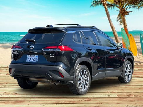 Used 2023 Toyota Corolla Cross XLE w/ Convenience Package AWD/4WD image 6