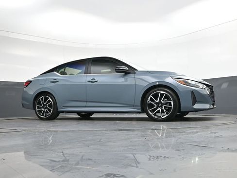 Certified 2025 Nissan Sentra SR w/ SR Premium Package image 38