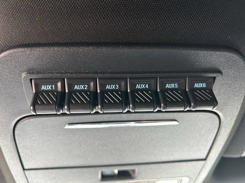 Used 2025 Ford F150 Raptor AWD/4WD image 30