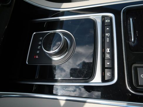 Used 2017 Jaguar XF Prestige image 31