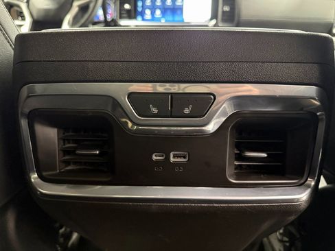 Used 2025 Chevrolet Silverado 2500 LTZ w/ LTZ Convenience Package image 38