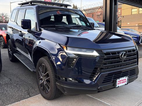 Used 2024 Lexus GX 550 GX 550 Premium w/ Accessory Package (31) image 3