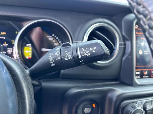 Certified 2021 Jeep Wrangler Unlimited Sahara w/ Cold Weather Group image 25