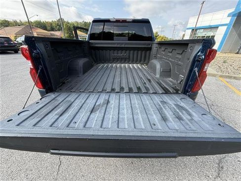 Used 2019 Chevrolet Silverado 1500 High Country w/ Technology Package image 27
