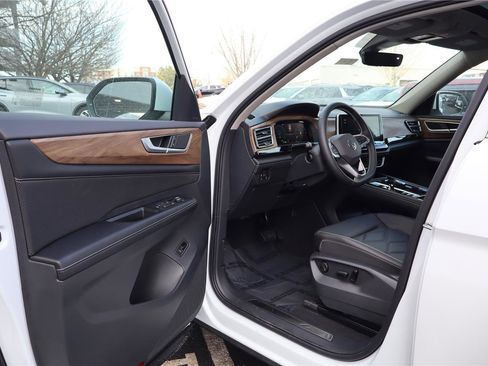 New 2026 Volkswagen Atlas SE image 11