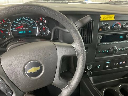 Used 2025 Chevrolet Express 3500 LS RWD image 17