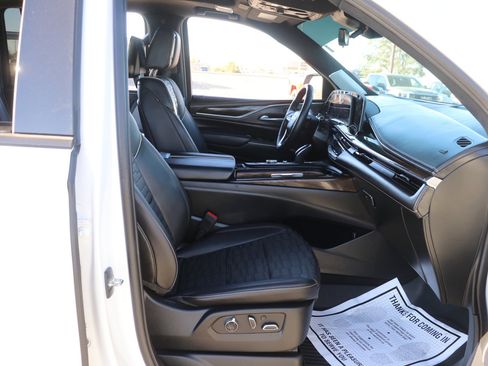 Used 2023 Cadillac Escalade ESV Sport Platinum image 39