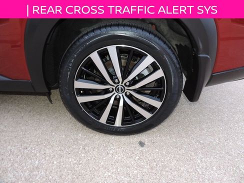 Used 2023 Nissan Pathfinder Platinum w/ Black Appearance Package FWD image 17