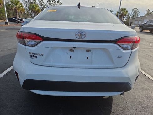 Used 2021 Toyota Corolla LE image 4