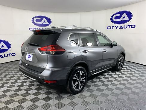 Used 2020 Nissan Rogue SV w/ Premium Package image 3
