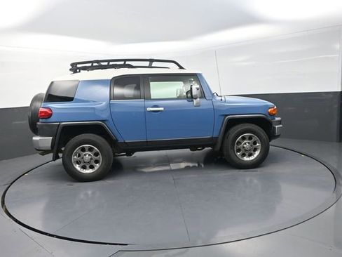 Used 2011 Toyota FJ Cruiser 4WD w/ Convenience Pkg image 13