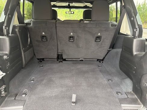 Used 2022 Jeep Wrangler Unlimited Sport AWD/4WD image 28
