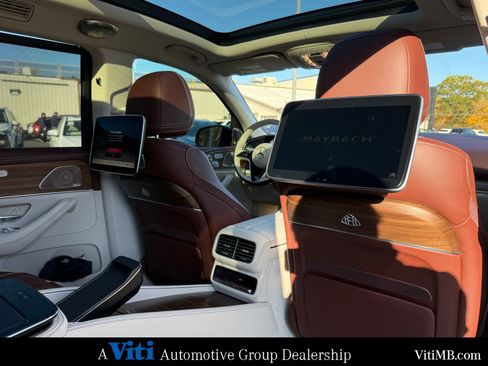 Certified 2024 Mercedes-Benz Maybach GLS 600 4MATIC image 27