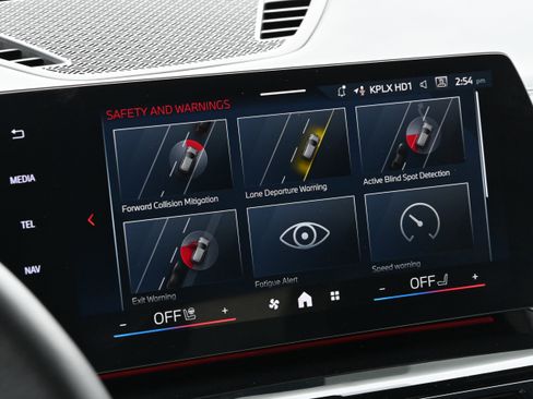 Certified 2025 BMW X2 xDrive28i AWD/4WD image 35
