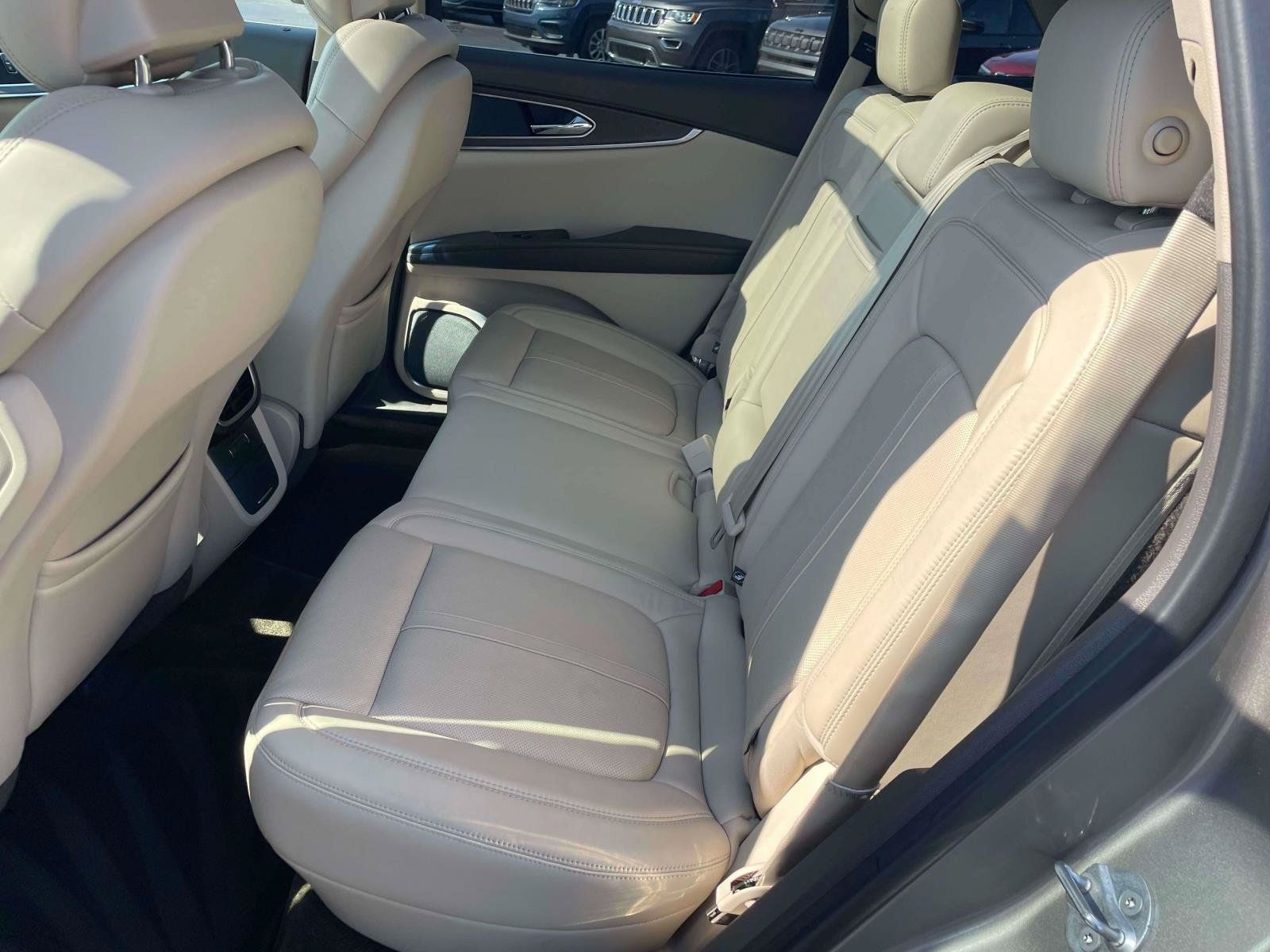 Used 2016 Lincoln MKX Reserve w/ Technology Package AWD/4WD image 14