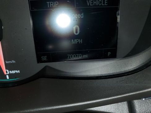 Used 2019 Chevrolet Trax LT w/ LT Convenience Package AWD/4WD image 17