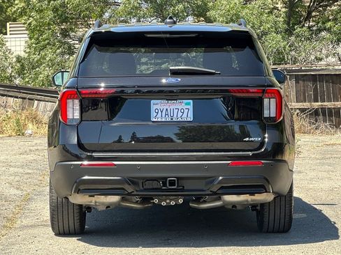 Used 2026 Ford Explorer ST-Line w/ ST-Line Street Pack AWD/4WD image 5