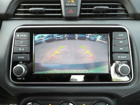 Used 2025 Nissan Versa S FWD image 8