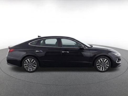 Used 2024 Nissan Altima 2.5 SV FWD image 10