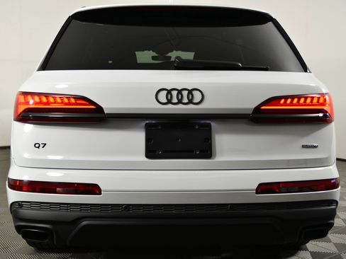 Used 2025 Audi Q7 2.0T Premium w/ Convenience Plus Package image 8