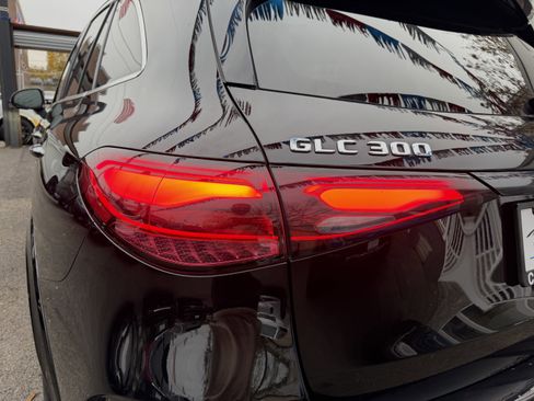Used 2023 Mercedes-Benz GLC 300 4MATIC image 16
