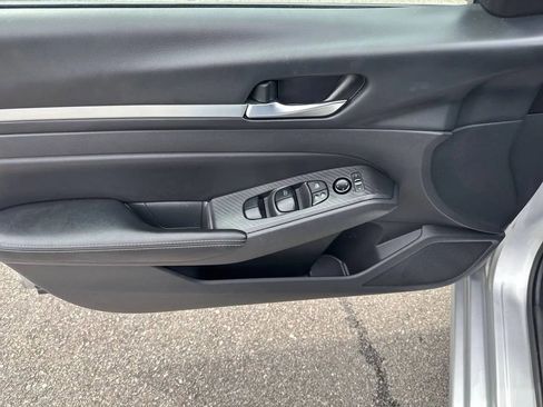 Used 2022 Nissan Altima 2.5 SV image 11