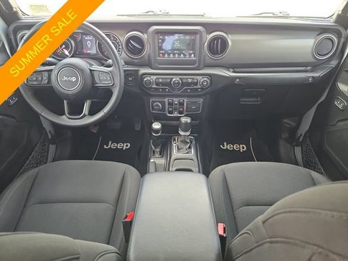 Used 2023 Jeep Gladiator Sport AWD/4WD image 9