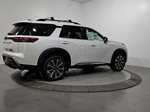 New 2026 Nissan Pathfinder Platinum AWD/4WD image 4