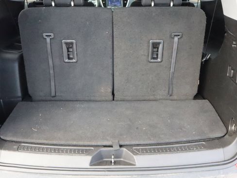 Certified 2023 GMC Acadia SLE FWD image 6