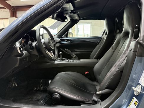 Used 2017 MAZDA MX-5 Miata RF Grand Touring RWD image 11