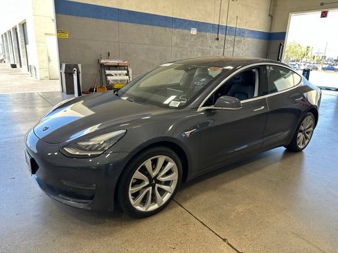 Used 2018 Tesla Model 3 Mid Range RWD image 7