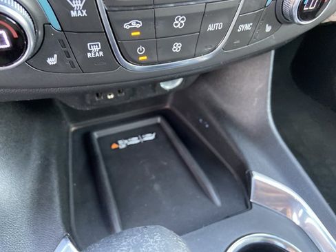 Used 2023 Chevrolet Traverse LT w/ LPO, Cargo Package AWD/4WD image 39