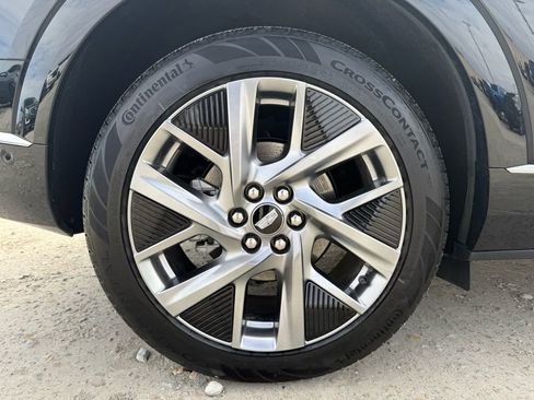 Certified 2025 Cadillac Optiq Luxury 2 w/ LPO, Floor Liner Package image 16