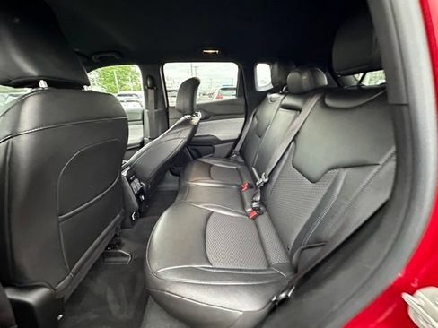 Used 2025 Jeep Compass Latitude AWD/4WD image 30