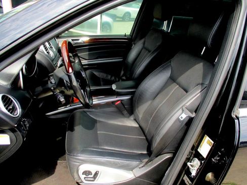 Used 2012 Mercedes-Benz GL 550 4MATIC image 11