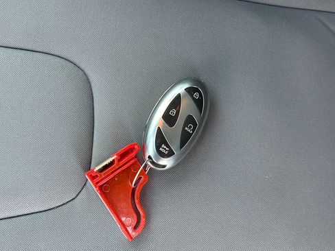 Used 2024 Hyundai Elantra SEL FWD image 29