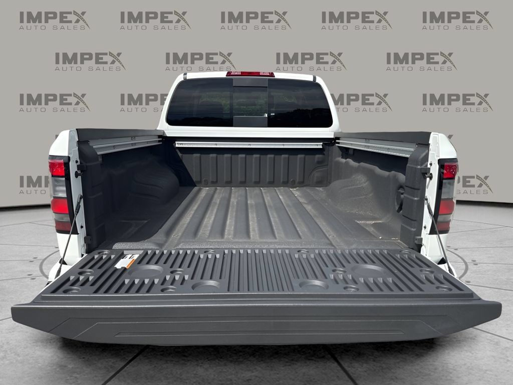 Used 2024 Nissan Frontier SV w/ SV Convenience Package RWD image 25