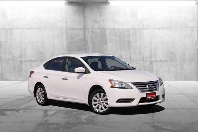 Used 2015 Nissan Sentra SV FWD image 2