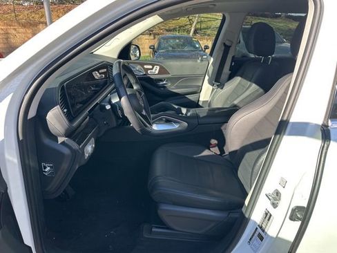 Used 2024 Mercedes-Benz GLS 450 4MATIC w/ Pinnacle Trim Package image 11