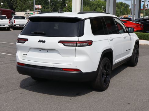 Used 2023 Jeep Grand Cherokee L Laredo AWD/4WD image 10