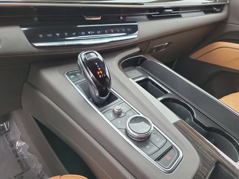 Used 2021 Cadillac Escalade Premium Luxury AWD/4WD image 20