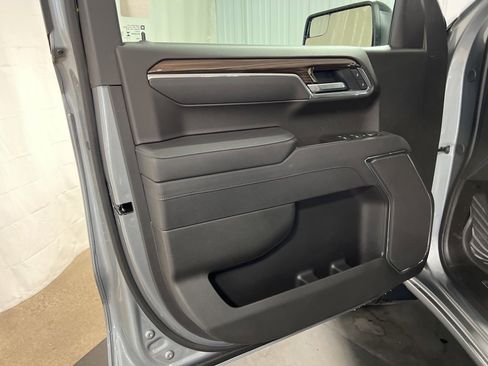 New 2026 Chevrolet Silverado 1500 LT Trail Boss w/ Dark Appearance Package image 4