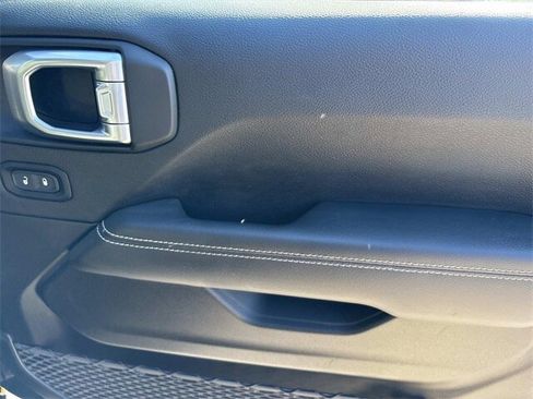 Used 2021 Jeep Gladiator Overland w/ Popular Equipment Package image 21