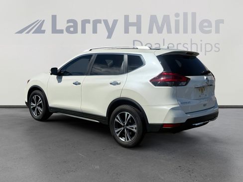 Used 2020 Nissan Rogue SV w/ Premium Package image 3