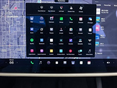 Used 2022 Tesla Model X Plaid image 26