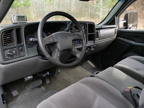 Used 2007 Chevrolet Silverado 3500 LT w/ Heavy-Duty Power Package image 2