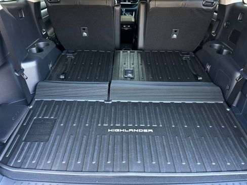 New 2026 Toyota Highlander XLE AWD/4WD image 17